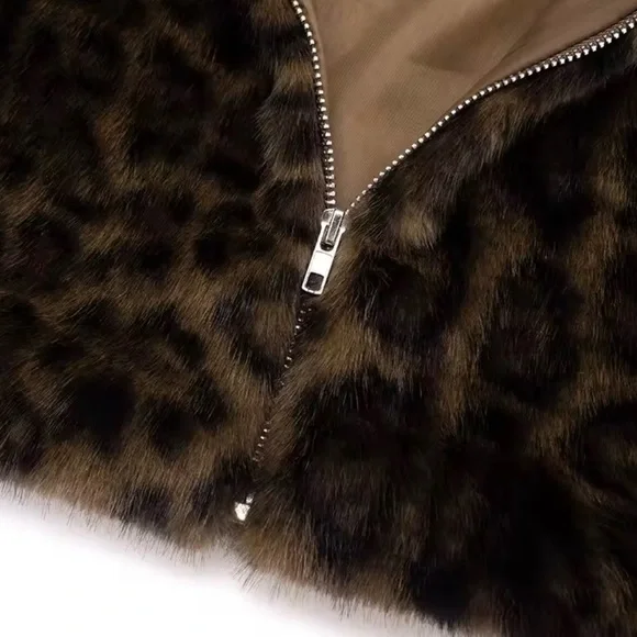 Leopard Faux Fur Cropped Capelet - Picture 8 of 9